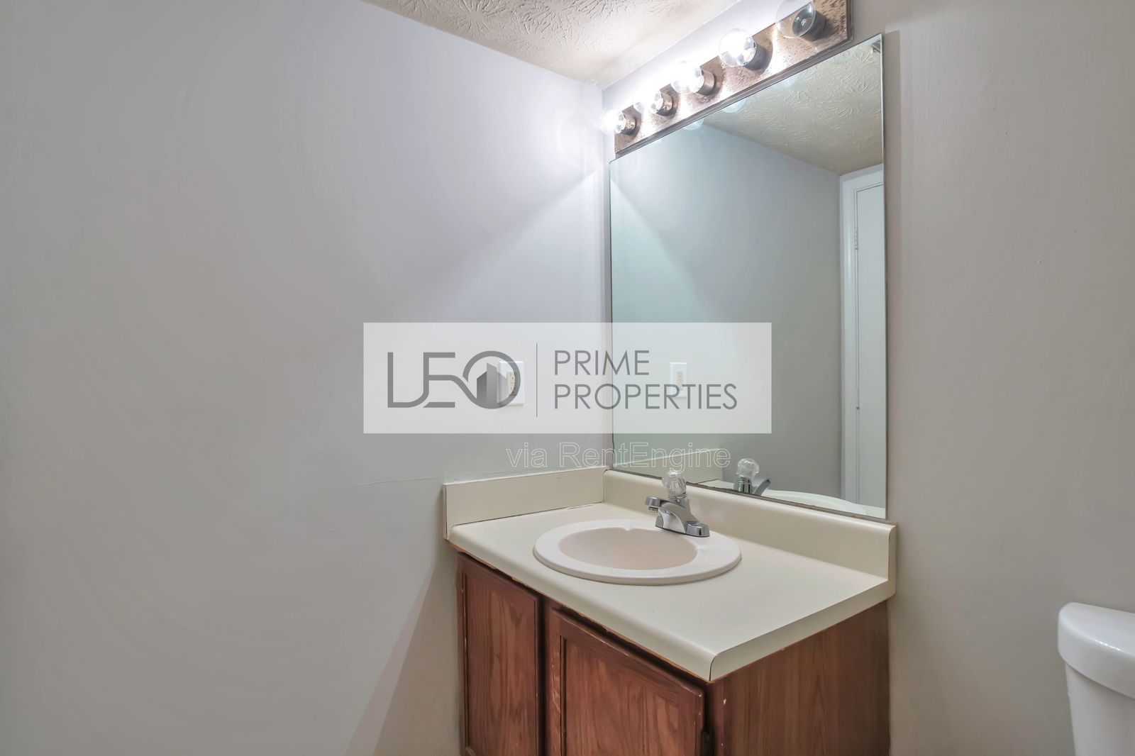 1066 Rock Creek Ln property image