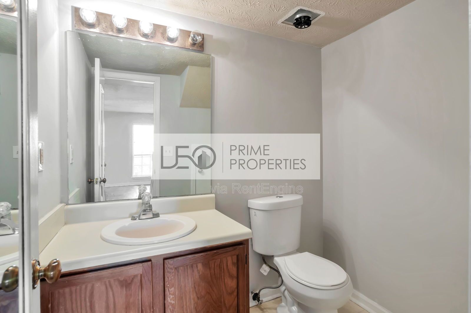 1066 Rock Creek Ln property image