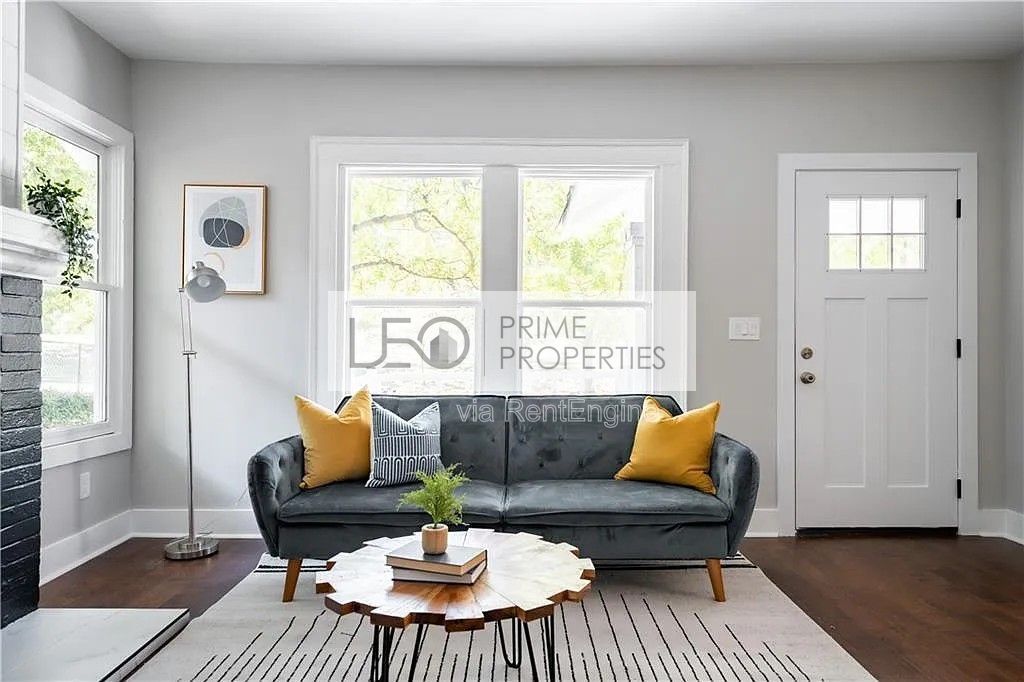 943 Rose Circle Southwest property image