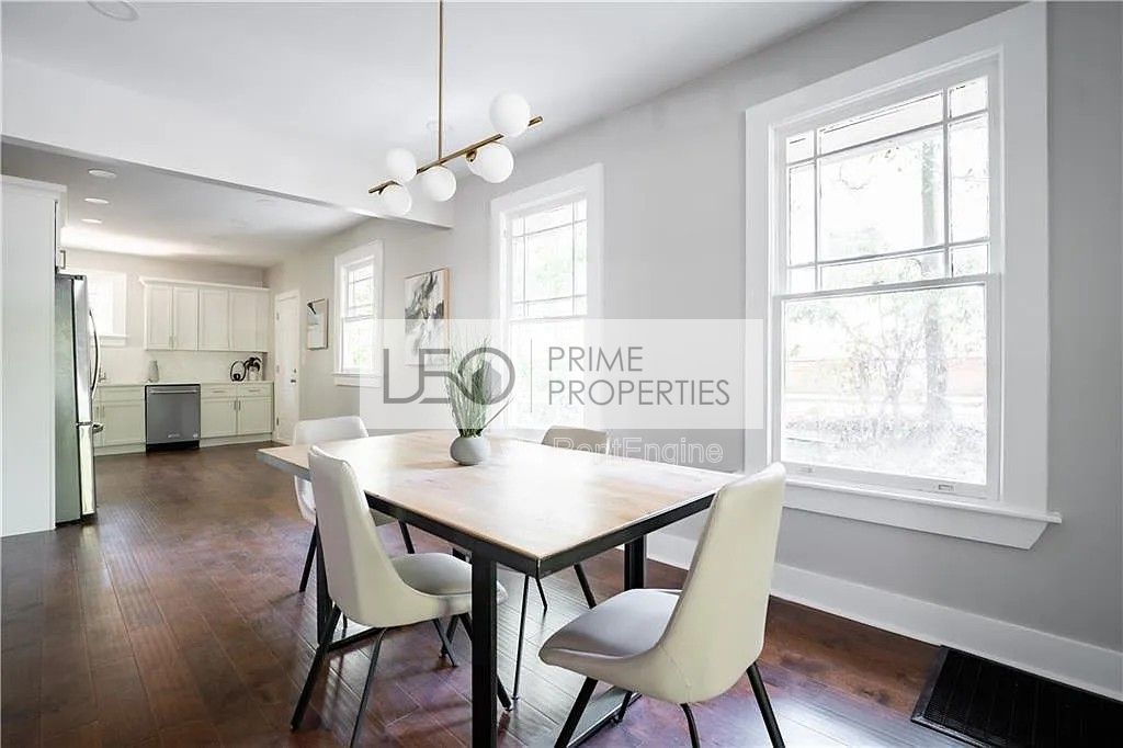 943 Rose Circle Southwest property image