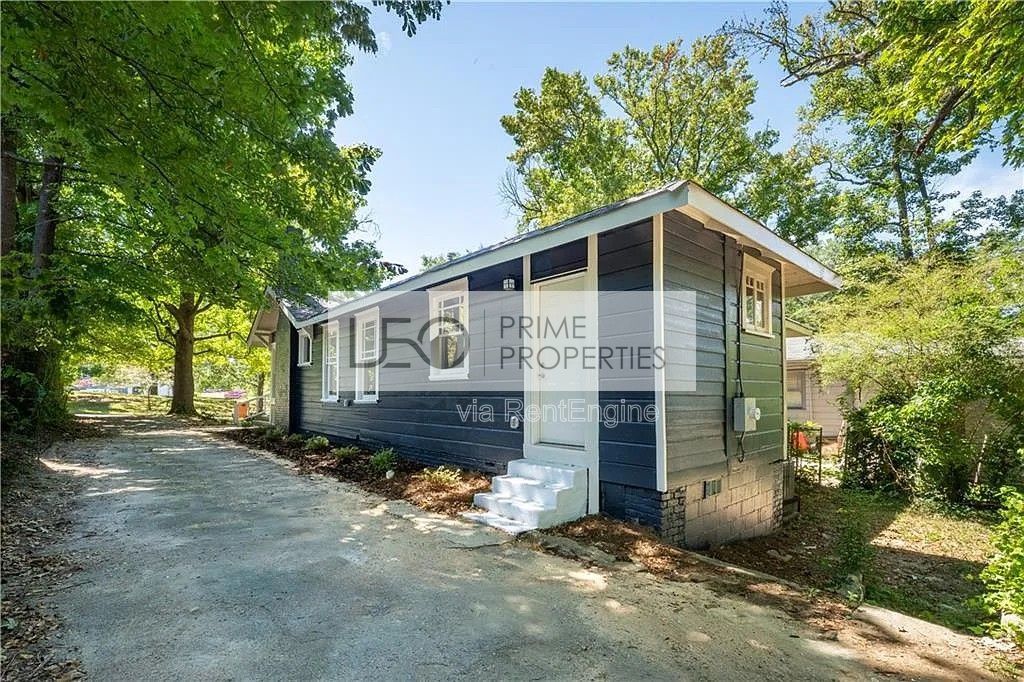 943 Rose Circle Southwest property image