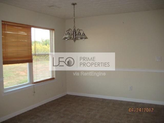 3168 Meadow Point Drive Snellville, GA 30039 property image