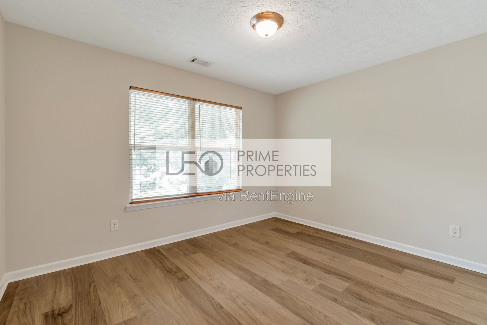 3168 Meadow Point Drive Snellville, GA 30039 property image