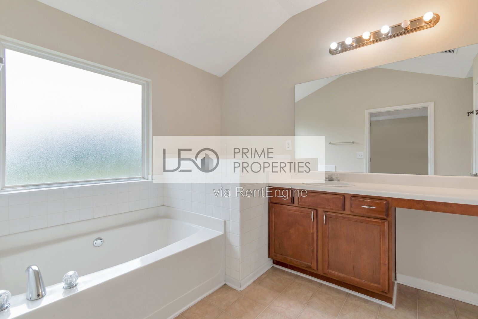 3168 Meadow Point Drive Snellville, GA 30039 property image