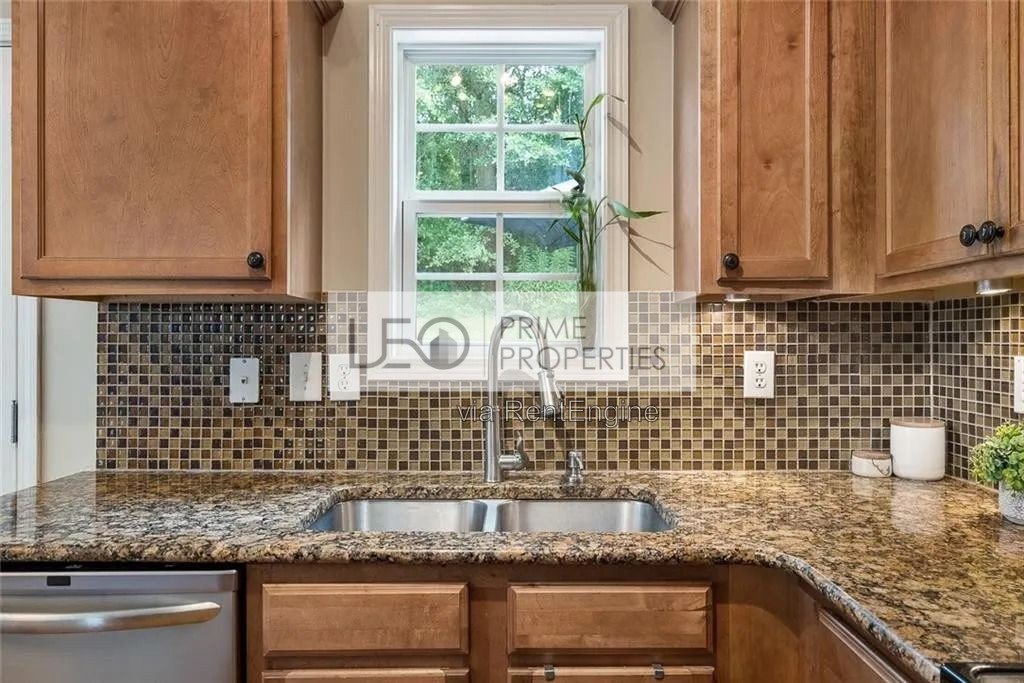 162 Lowry Street Northeast Atlanta, GA 30307 property image